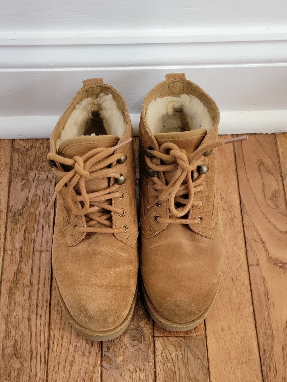 UGG Womens Tan Suede Lace-Up Shearling-Lined Boots